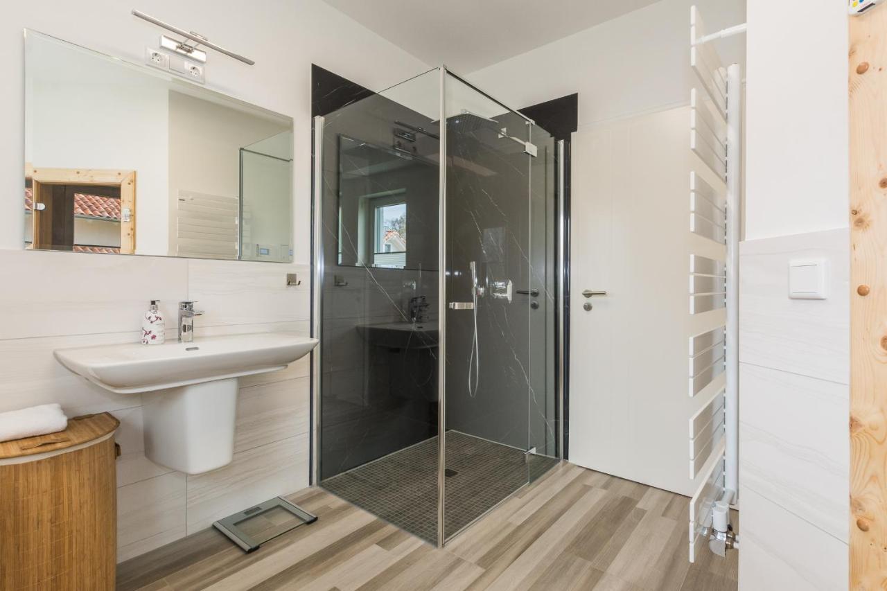 Luxus-See-Domizil Mit Sauna, Kamin Und Boot-130 Qm Fuer 6 Personen Krakow am See Exteriér fotografie